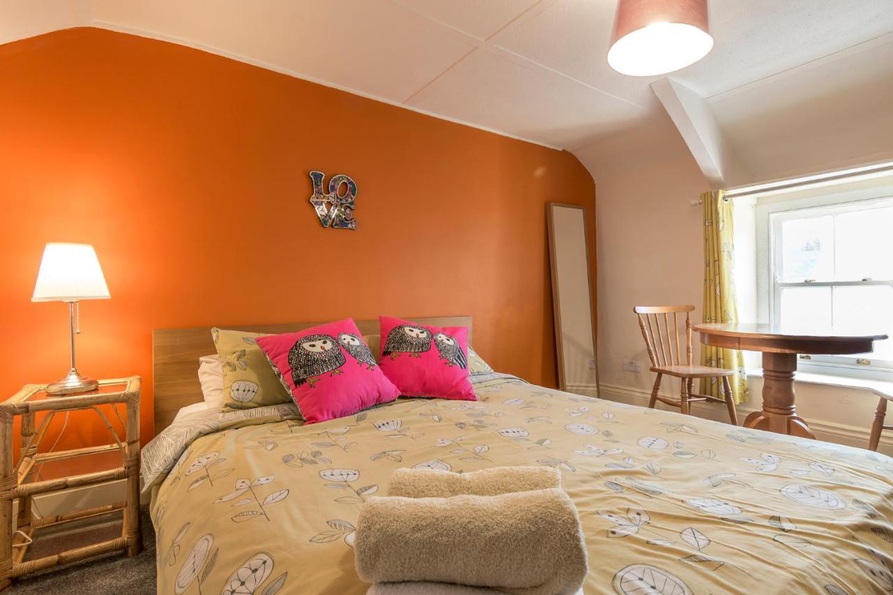 Manorbier Castle Inn Sunset Room Екстер'єр фото