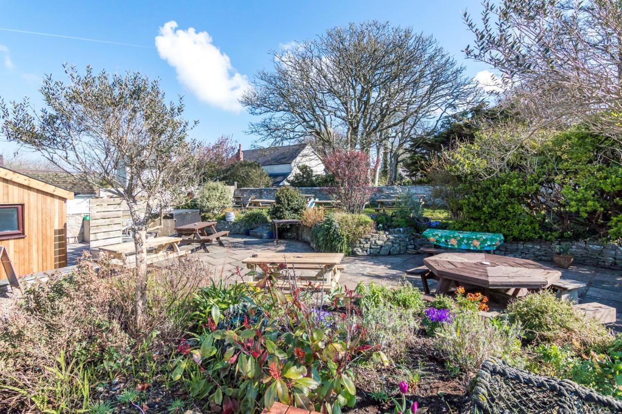 Manorbier Castle Inn Sunset Room Екстер'єр фото